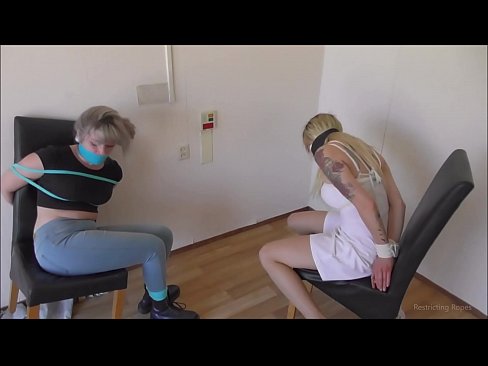 ❤️ Viciado / amarrado e amordaçado / donzela em apuros ☑ Porno real em nós ❌
